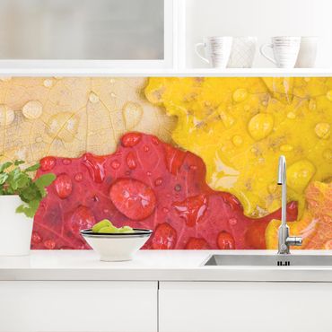Kitchen wall cladding - Water Drops On Colourful Leaves