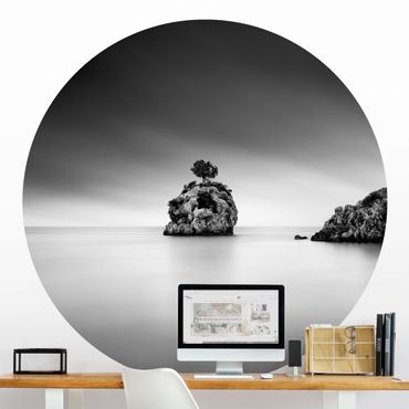 Self-adhesive round wallpaper beach - Rocky Island In The Sea Black And White