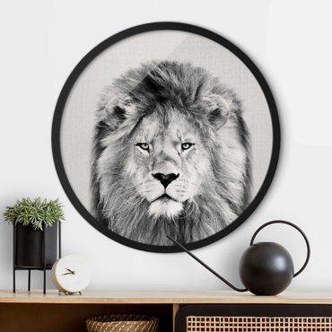Circular framed print - Lion Linus Black And White