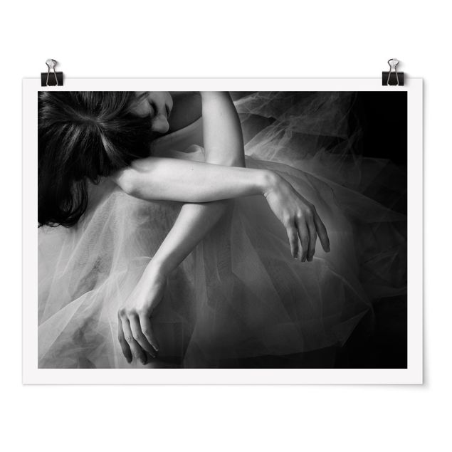 Poster - The Hands Of A Ballerina