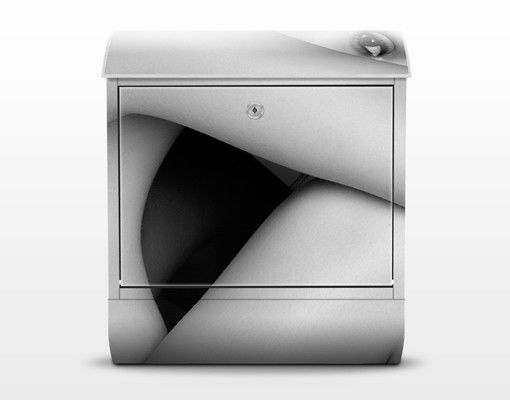 Letterbox - Lateral Female Nude Photo ll