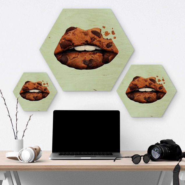 Wooden hexagon - Lips With Biscuit
