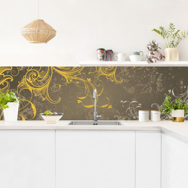 Splashback Flourishes In Gold And Silver