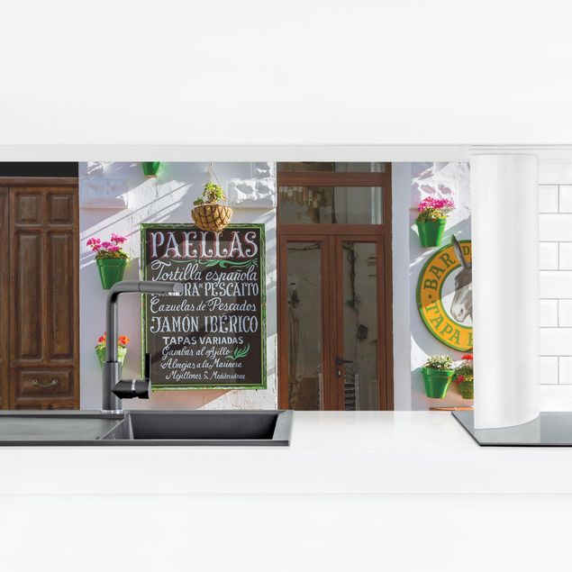 Kitchen splashbacks Bar de Tapas With Flowerpots