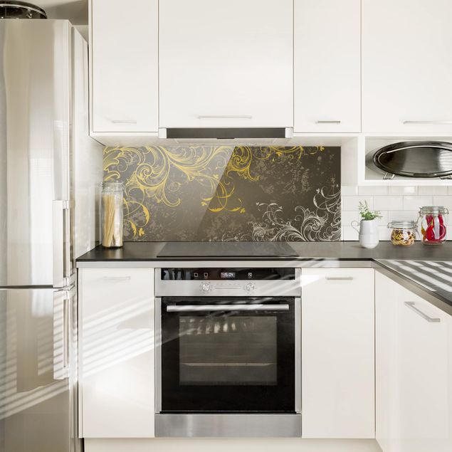 Glass splashback Flourishes In Gold And Silver