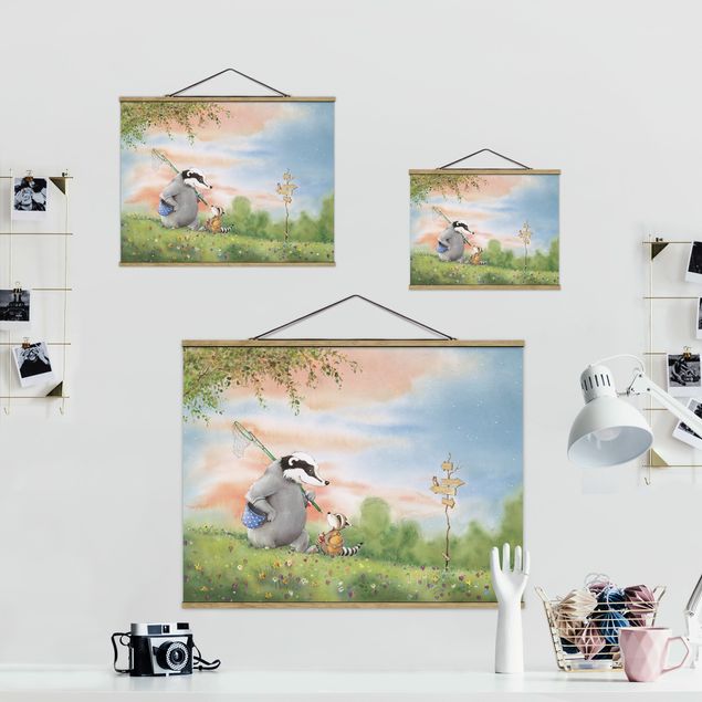 Fabric print with poster hangers - Vasily Raccoon - Vasily And Sibelius At The Signpost