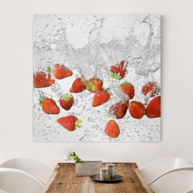 Print on canvas - Fresh Strawberries In Water