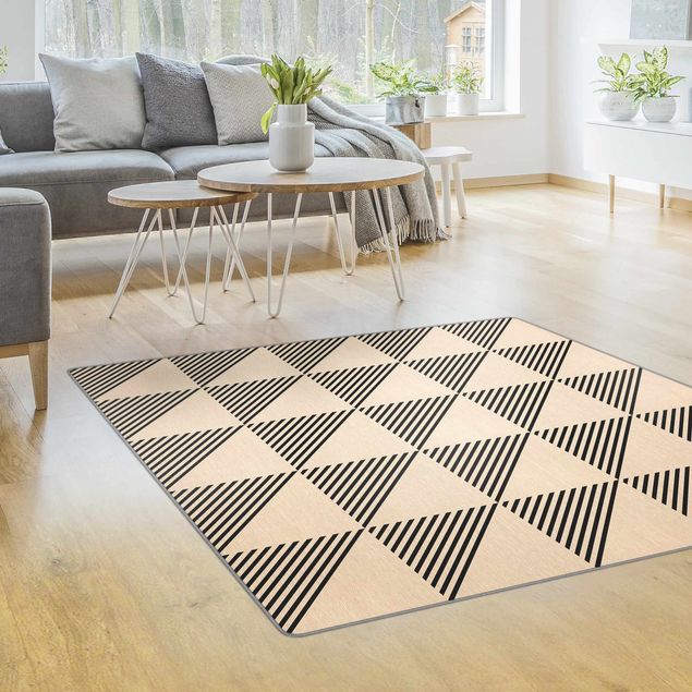 Modern rugs Beige Triangles And Stripes On Black