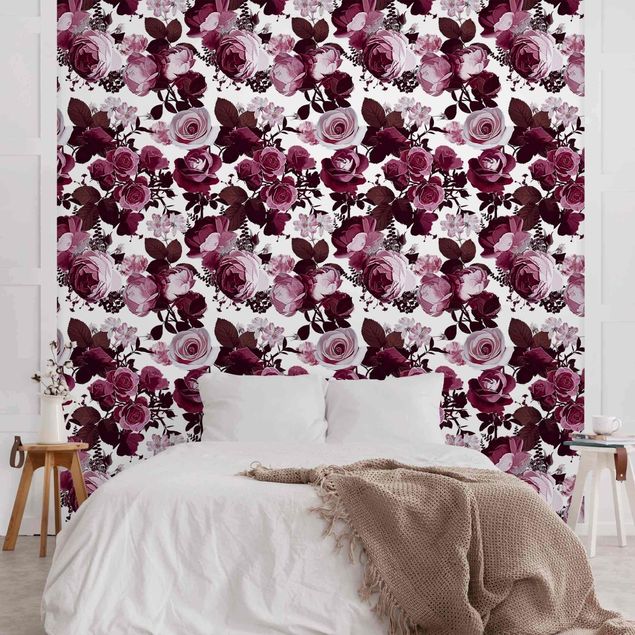 Wallpaper - Bordeaux Roses With Brown Leaves