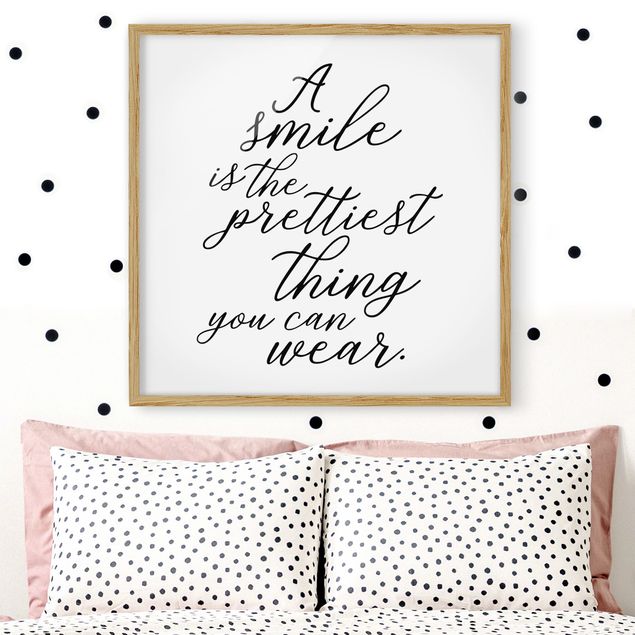 Framed poster - A Smile Is The Prettiest Thing