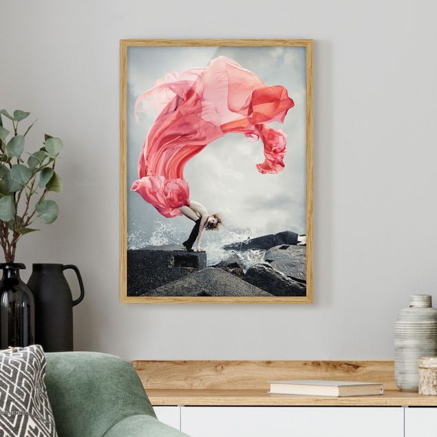 Framed poster - Woman at the sea