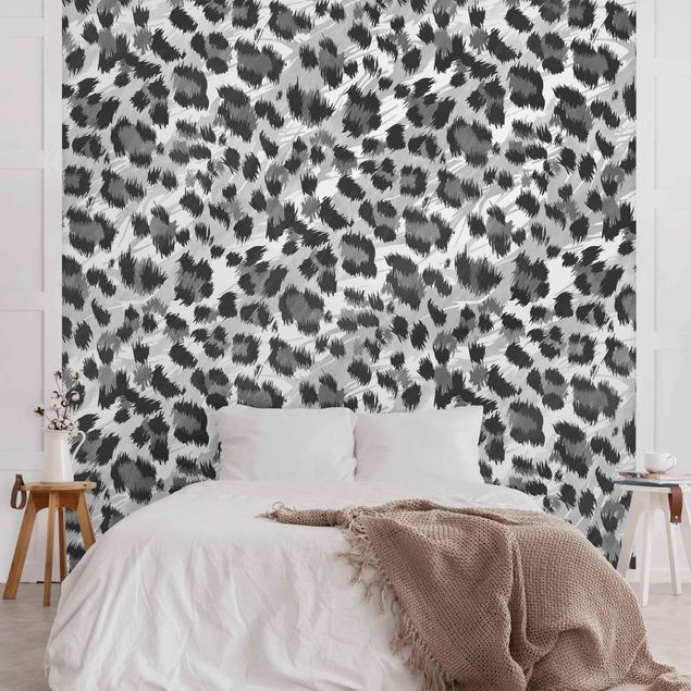 Wallpaper - Leopard Print With Watercolour Pattern In Grey