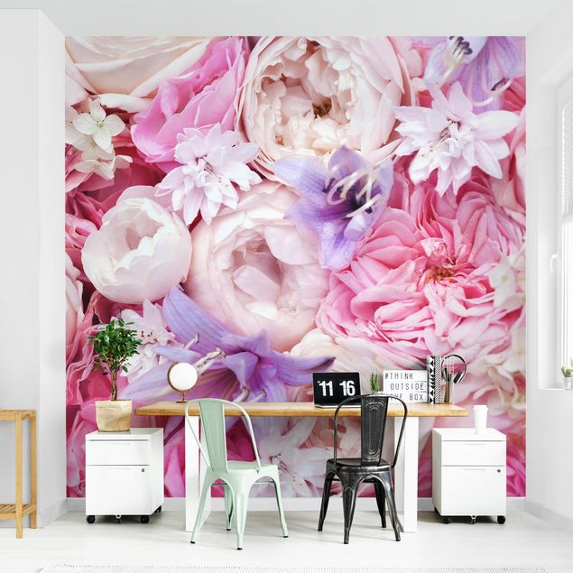 Wallpaper - Shabby Roses With Bluebells
