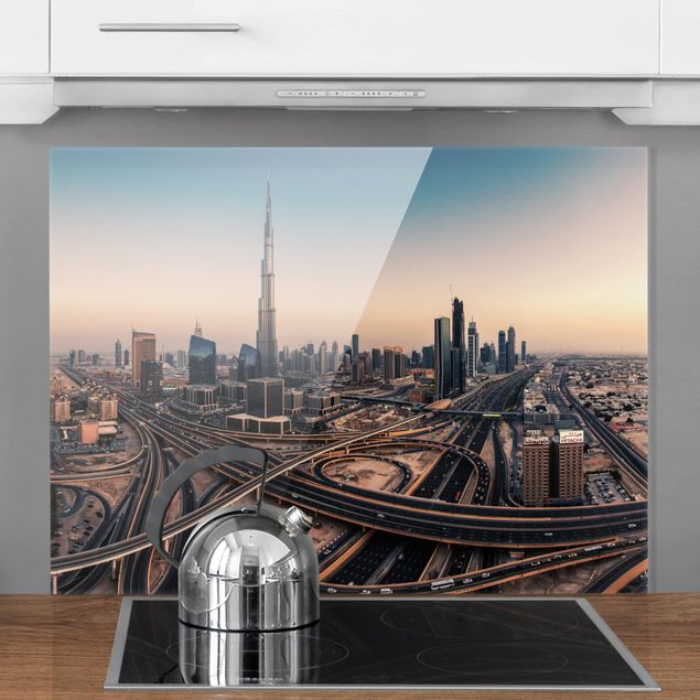 Glass splashback architecture and skylines Abendstimmung in Dubai