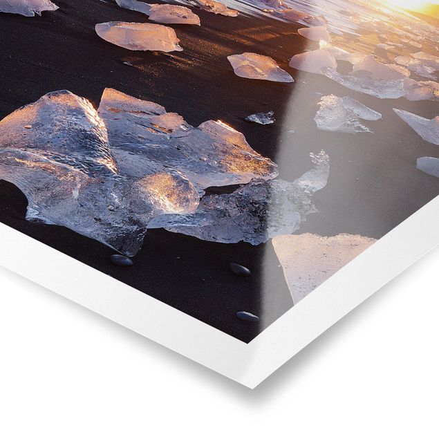 Poster nature & landscape - Chunks Of Ice On The Beach Iceland