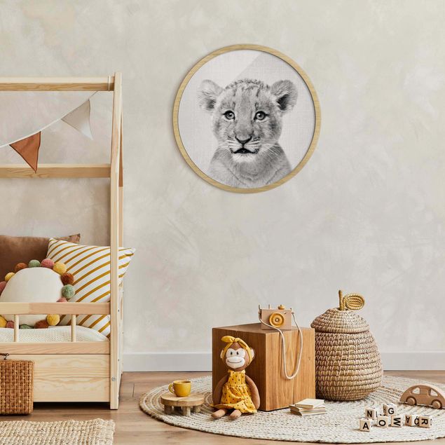 Circular framed print - Baby Lion Luca Black And White