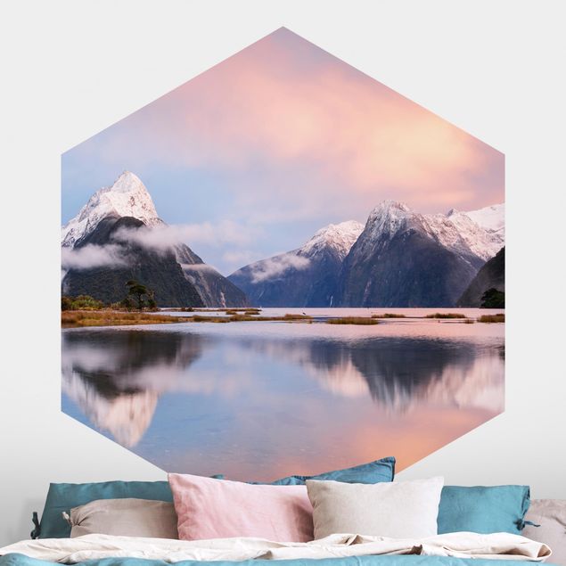 Self-adhesive hexagonal wall mural Mountains At A Stretch Of Water
