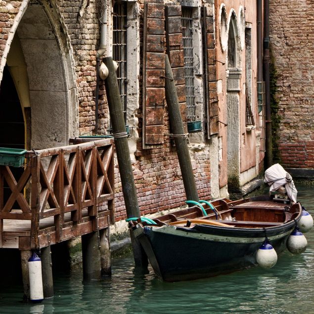 Letterbox - Parking Venice