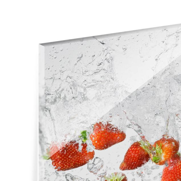 Glass Splashback - Fresh Strawberries In Water - Landscape 3:4