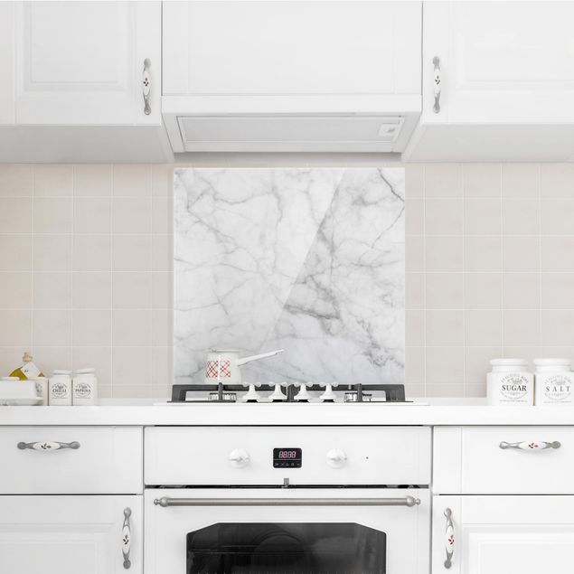 Stone splashback kitchen Bianco Carrara