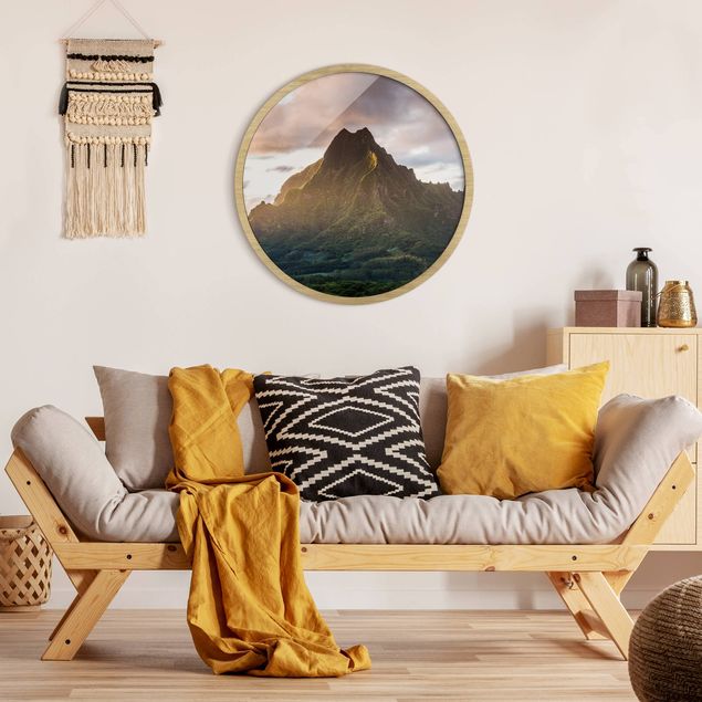 Circular framed print - The Mountain