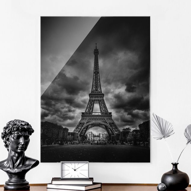 Glas Magnetboard Eiffel Tower In Front Of Clouds In Black And White