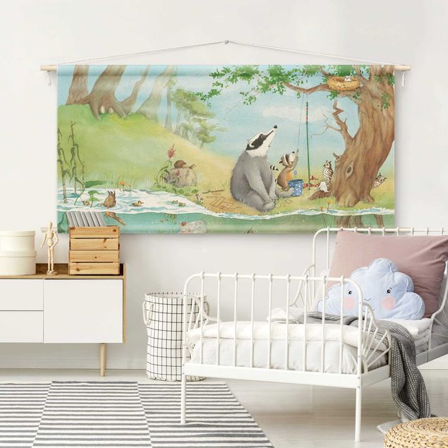 tapestry forest Wassili Raccoon - A Lift for Elsa