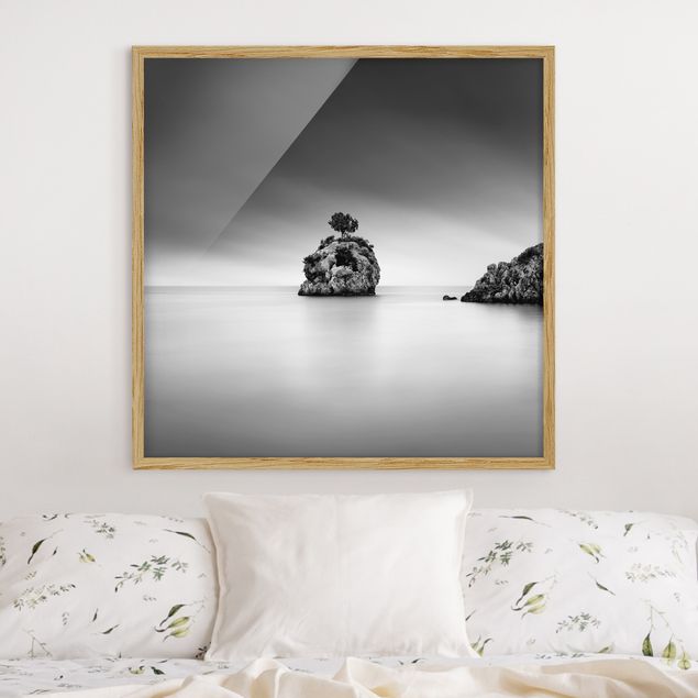 Framed poster - Rocky Island In The Sea Black And White