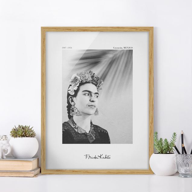 Framed poster - Frida Kahlo Portrait With Jewellery