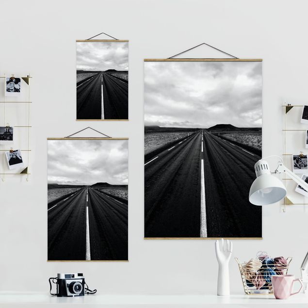 Fabric print with poster hangers - Straight Road In Iceland - Portrait format 2:3