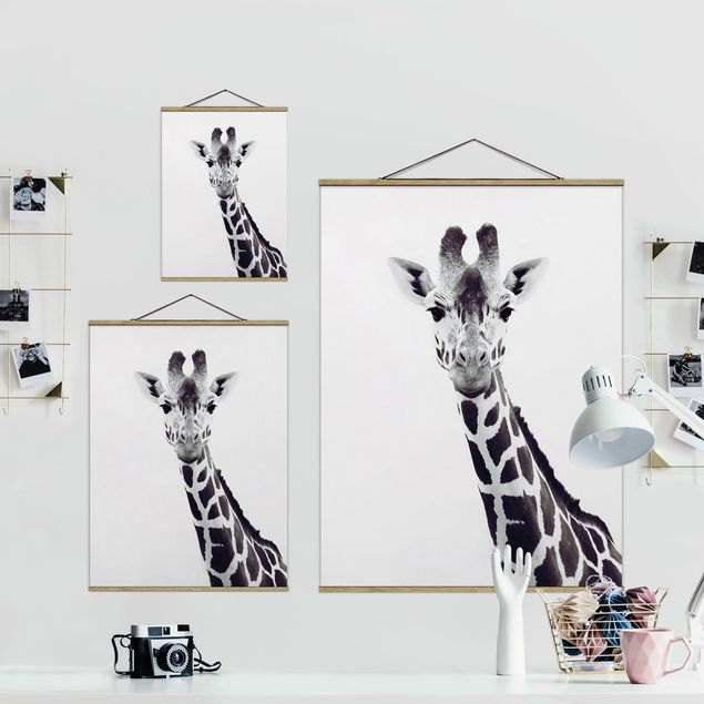 Fabric print with poster hangers - Giraffe Portrait In Black And White - Portrait format 3:4