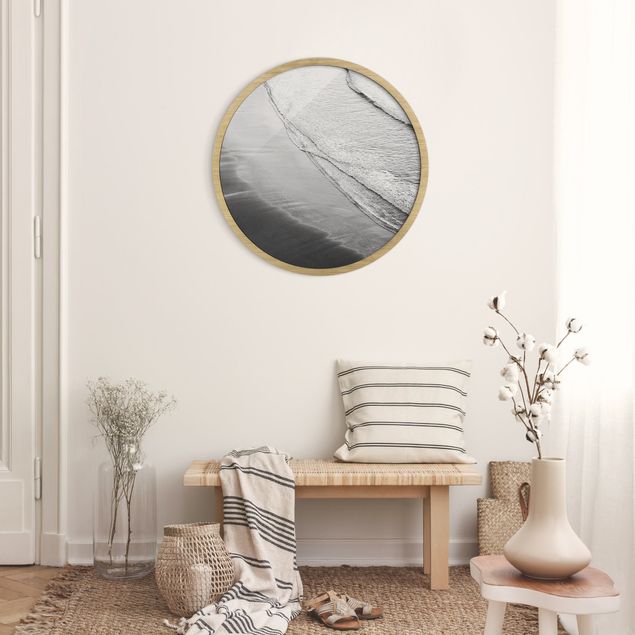 Circular framed print - Soft Waves On The Beach Black And White