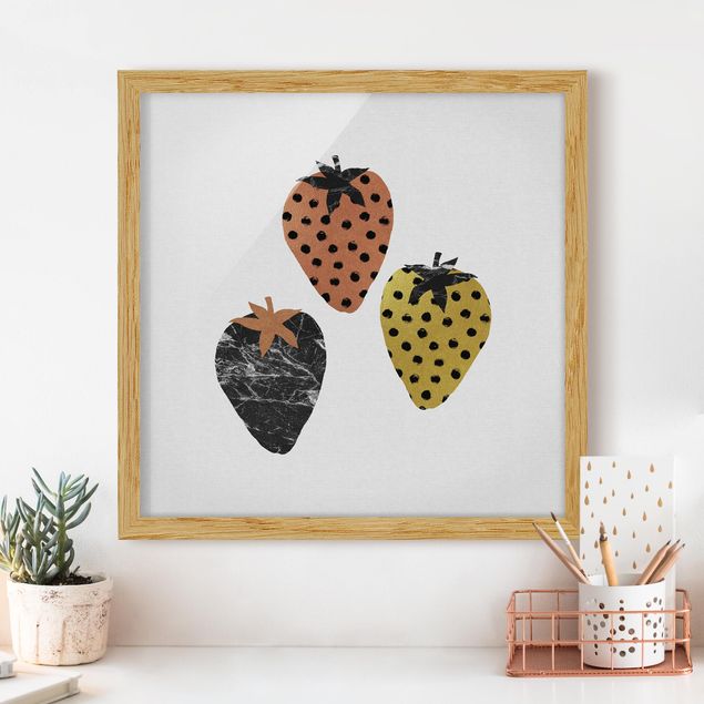 Framed poster - Scandinavian Strawberries