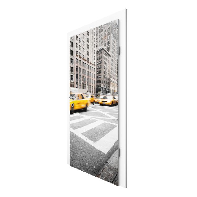 Door wallpaper - Bustling New York