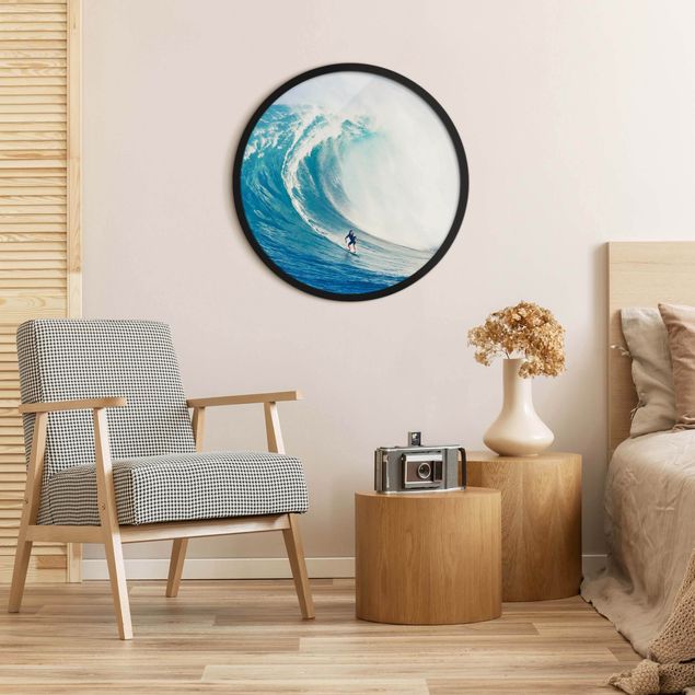 Circular framed print - Wild Surfing